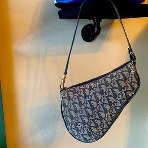 4️⃣5️⃣0️⃣⚠️AUTHENTIC SADDLE BAG!
